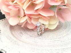 -威德钻石-克拉钻大本营(南京东路店)