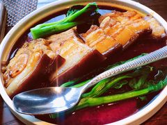 咸蛋黄红烧肉-肴约·花园式餐厅(湖里店)