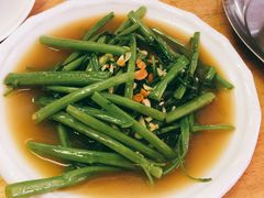 -J Daeng Seafood