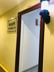 -V8潮牌·接发烫染连锁