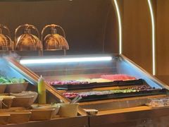 -牛YO寿喜烧·铁板烧和牛火锅自助(市府恒隆店)