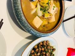 五花肉白菜炖豆腐-红樱桃·欢乐餐厅(太原里店)