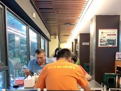 靠窗位-潮镇老尾牛杂(环城西路店)