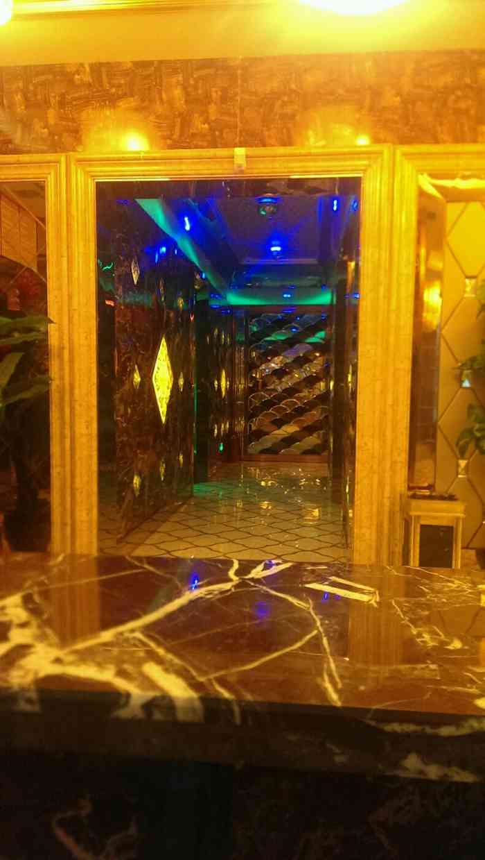 音浪量贩ktv-"在于消费者的角度,我觉得你们商家可以关店.