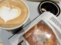 -HOT CRUSH趁热集合·现烤面包(环球港店)