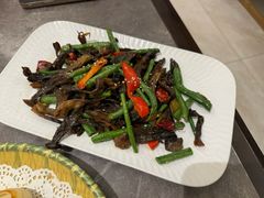 干煸豆角鹿茸菌-闫府私房菜·百年鲁菜(恒隆店)