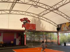 -洛克公园·篮球·足球·羽毛球(莘庄店)