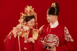 -都市丽人婚纱摄影