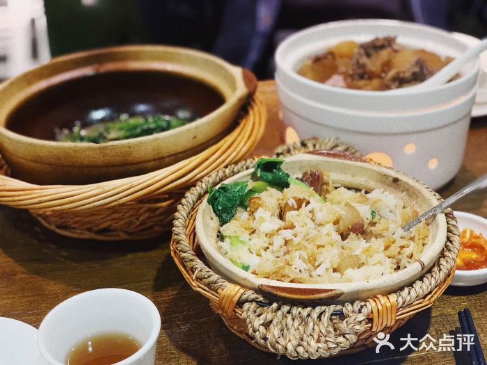 熠盛粤味(永康路店)腊味煲仔饭图片