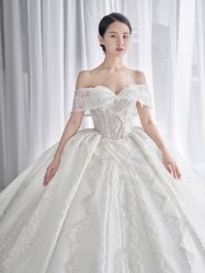 -Renee芮亦婚纱(原丽莎)