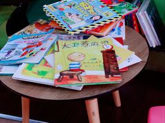 -钟书阁(松江泰晤士小镇店)