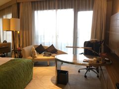 -上海滴水湖皇冠假日酒店