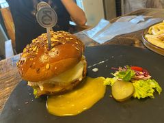 -HIGH FIVE哈福手工汉堡(桂林路店)