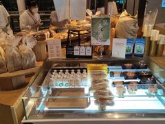 面包甜点陈列柜-西村叔叔的店·面包·甜品·蛋糕(清河万象汇店)