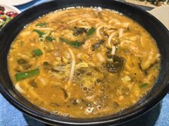 小锅米线-香巴拉云南餐厅(华莱坞店)