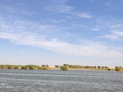 -亿利库布其七星湖沙漠生态旅游区