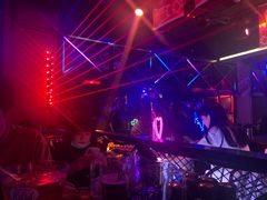-UP嘻哈酒吧(粉巢店)