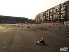 -汽车梦工场汽车电影院