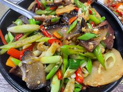 腊肠炒酸竹笋煲仔饭-文杰餐馆(南洪时尚风情街店)