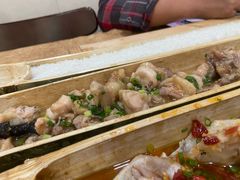 -胡须哥网红竹筒菜
