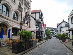 -钟书阁(松江泰晤士小镇店)