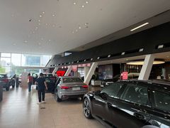 -上海永达奥诚奥迪4S店(申江路店)