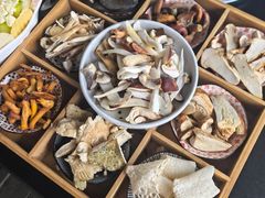 -野菌皇海景野生菌火锅(滨海大道店)