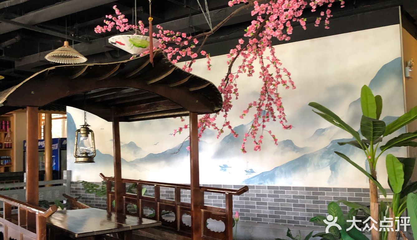 朋友在安亭添新居，大伙来此看房，到饭点了便来此就餐