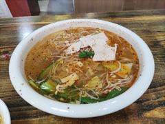 -金家小金碗云南过桥米线