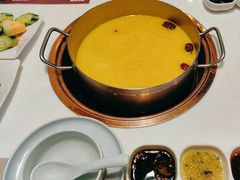 -洪氏嗨捞·猪肚鸡火锅(阳光天地店)