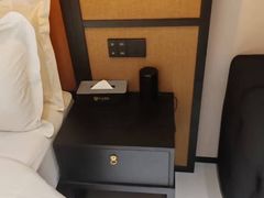 -万泊酒店(长沙五一广场国金中心店)