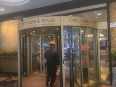 -深圳富苑皇冠假日套房酒店