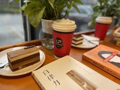 -西西弗书店&矢量咖啡(壹方购物中心店)