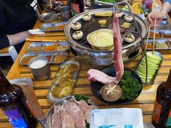 -叽叽扎扎烤肉场(生态城万达店)