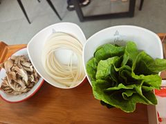 -毛辣果·贵州红酸汤牛肉火锅(西单店)