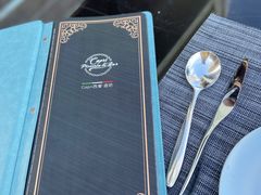 -卡普里披萨·牛扒·下午茶