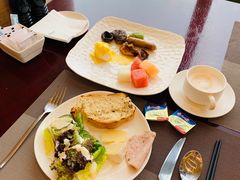 -湖景知味西餐厅•自助餐• 轻食(南京金茂威斯汀大酒店)