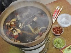 -威邵鸡煲(西华路总店)