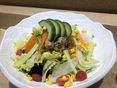 金枪鱼牛油果沙拉-东京屋(武定路店)