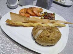 薄脆-亚洲国际大酒店·云顶阁旋转自助餐厅