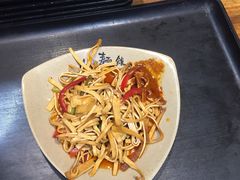 -亮亮面馆(经六路店)