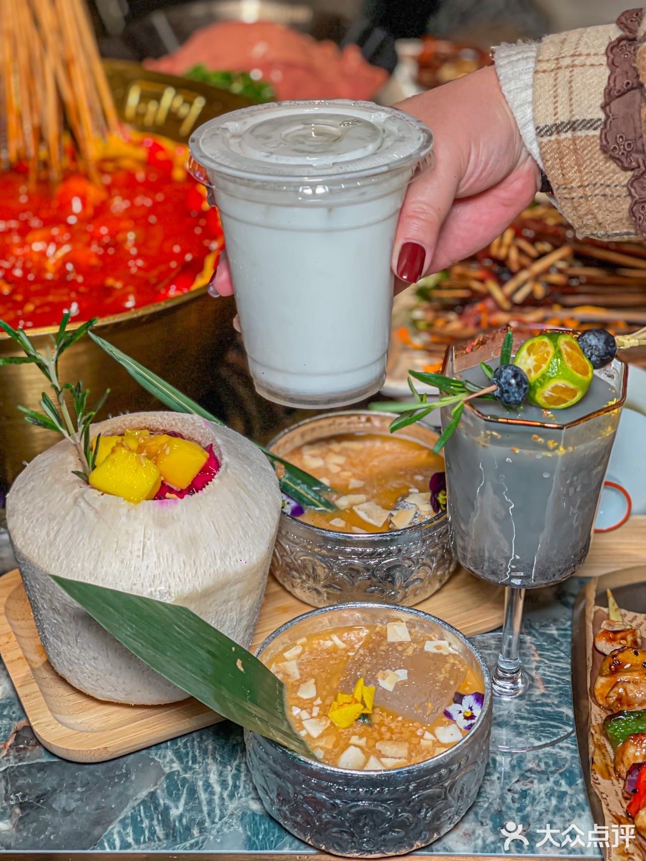 去重庆就为了这一口水果椰子冻🔥椰子脑袋冲  