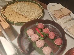 -尚尚仙·酸汤猪手·猪肚鸡火锅(华联万柳购物中心店)