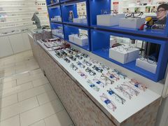-美式眼镜·授权蔡司.依视路.尼康.豪雅.明月(南翔印象城店)