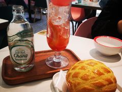 柚然自得的小美女-柠檬树茶餐厅(海雅缤纷城店)