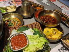 -草家酱蟹炭火烤肉店(珲春南路一店)