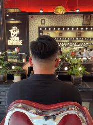 -东方先生国潮男士理发馆