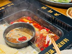 -老牌坊云南鱼豆花火锅(哈西万达店)