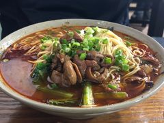 红烧肥肠小面-丁丁猫重庆小面(徐州路店)