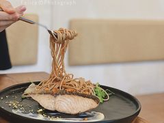 烤三文鱼扒全麦意面-CHILLAX轻乐时(侨建·Hi City店)